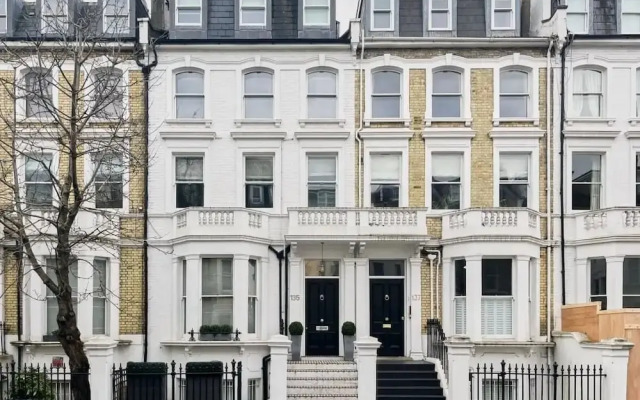 The Chelsea Gem - Charming 1bdr With Balcony
