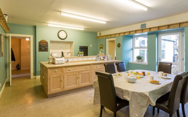 Vicarsford Farmhouse with Hot Tub near St Andrews