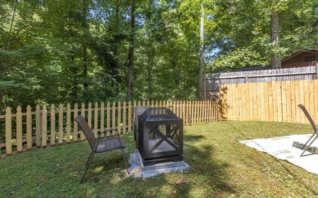 Thirsty Bear Den - Relaxing Pet Friendly Cabin In Gatlinburg 3 Bedroom Home by Redawning