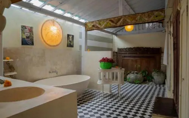 卡利斯别墅酒店(Villa Kalis)
