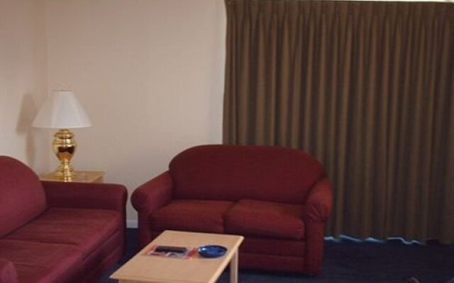La Renaissance Suites