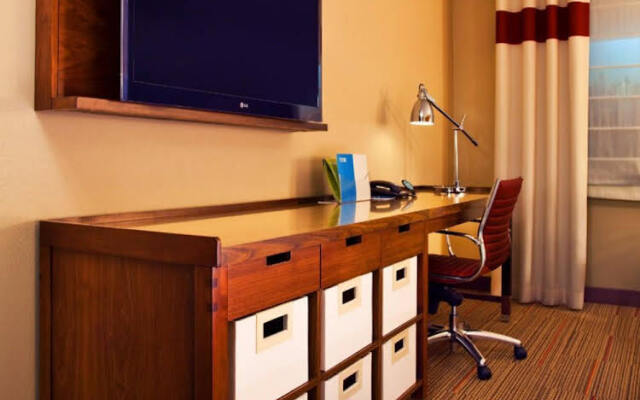 Holiday Inn Cleveland-Airport