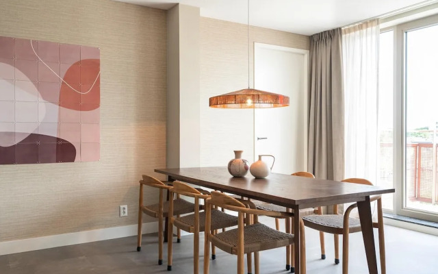 Spacious Apartment in Den Haag With View