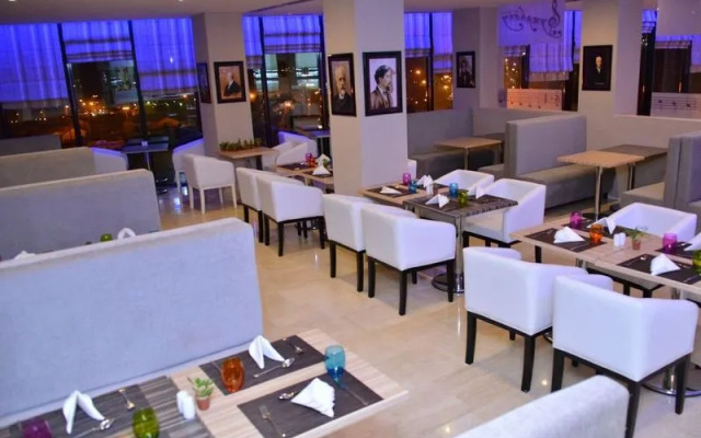 Golden Tulip Adef Oran