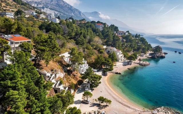 Anka - Amazing Location - Sa13