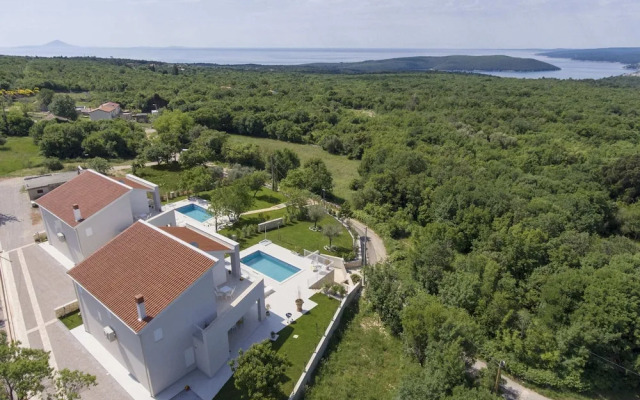 Peaceful Villa in Stanisovi With sea View