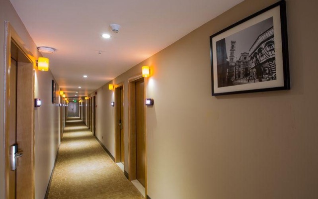 7 Days Premium Daqing Ranghu Road High Speed Railway Wesst Station Yuanwang Branch – Hotel Rooms – Daqing