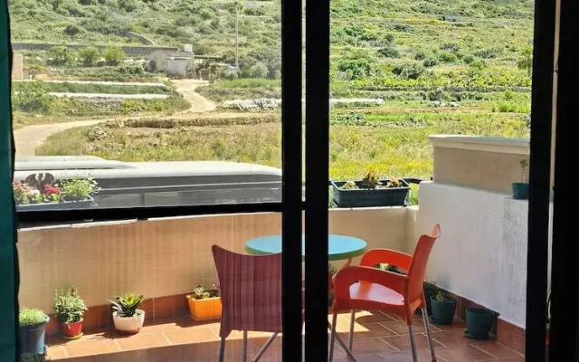 Country View Apartment