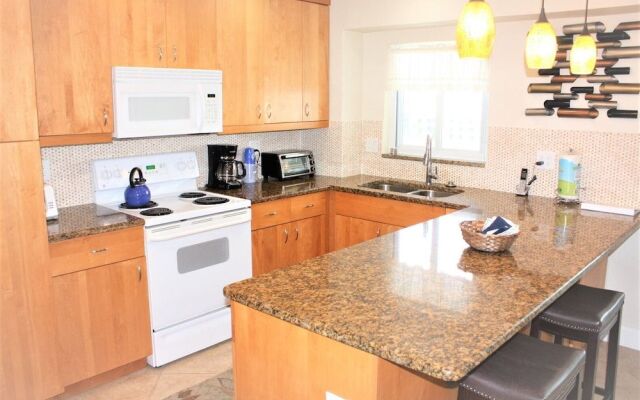 Jamaica Royale - 705 - 2 Br Condo