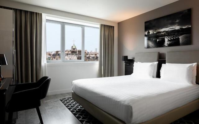 AC Porte Maillot Hotel