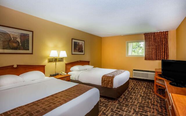 Super 8 by Wyndham Lawrence