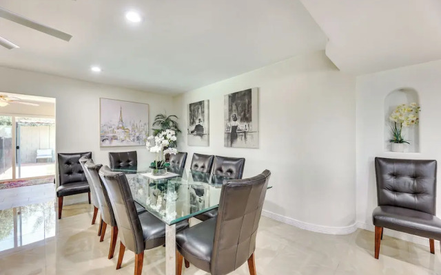 Pet-friendly Mesa Home w/ Community Amenities!