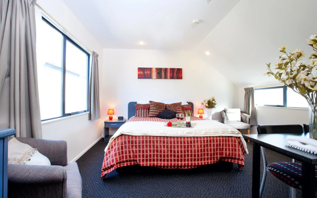 298 Westside Motor Lodge