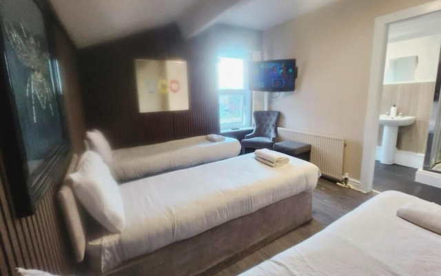 Kop View Rooms near Anfield