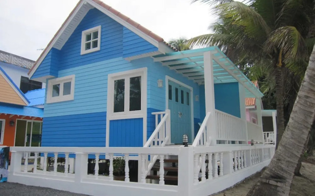 Teeny Beach Bungalow