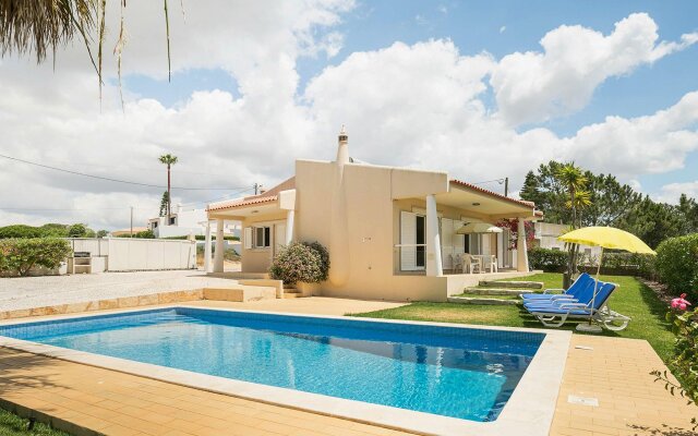 Lively Holiday Home in Albufeira With Private Pool 500m From the Beach