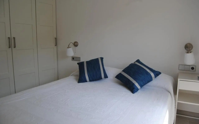 319 - Apart. Estoril