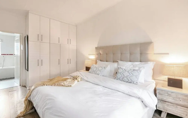 Cosy 2bed in Heart of Sandton