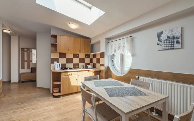 Guest Rooms and Family Apartments