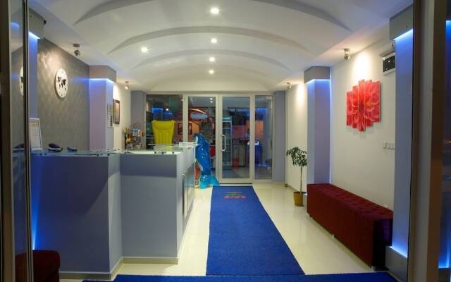 Club Alka Apart Hotel
