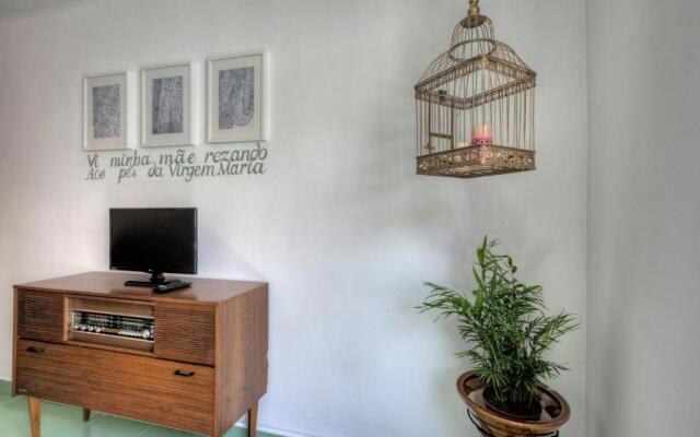 Stay local in Alfama! Alice central home, near river