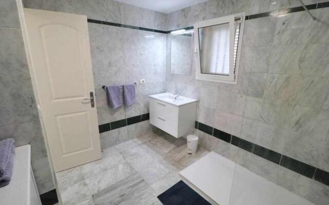 Dinastia B401 by Tenerife Rental and Sales