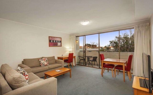 Knox International Hotel & Apartments