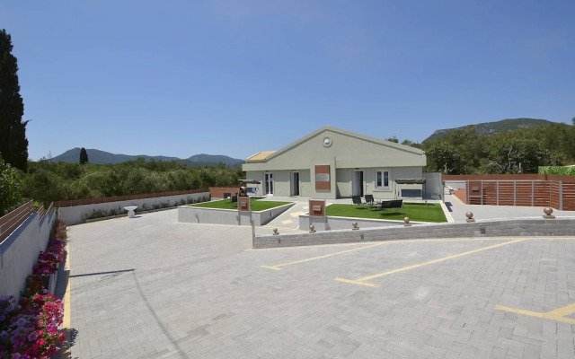 Villa Bratou Aqua in Stroggi