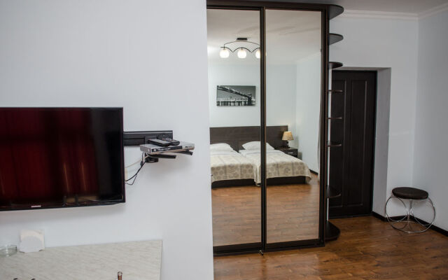 Apart-hotel Mirniy