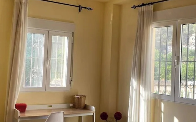 Room-orange Room Your Refuge of Tranqu