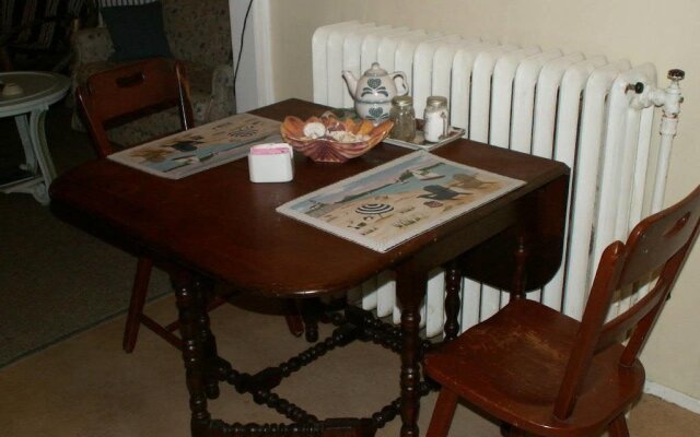 Canalside Restaurant, Inn & Kitchen store