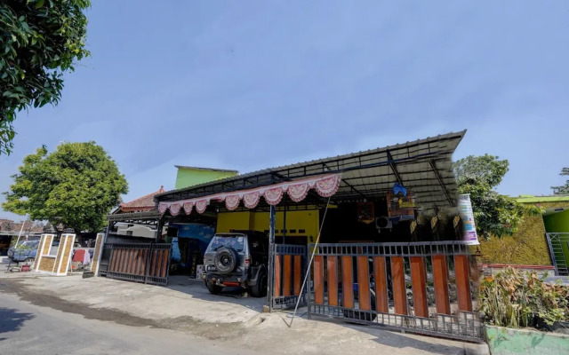 OYO Life 92840 Wisma Morricco