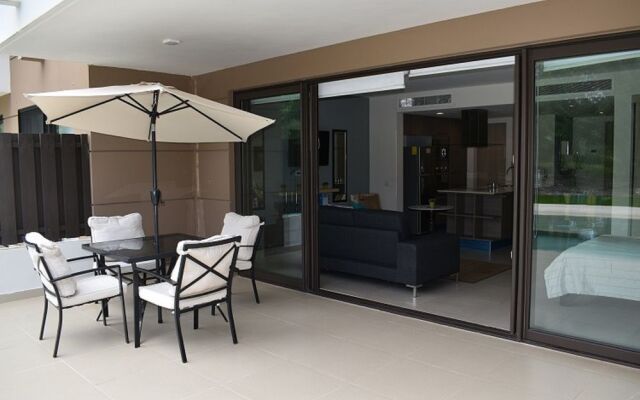 Estudio con alberca by Project 4 life