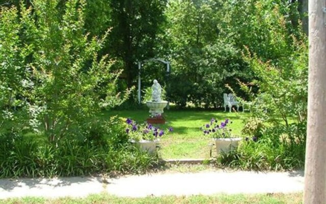 Thee Hubbell House
