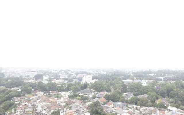 Cozy High Floor 1BR at Parahyangan Residence