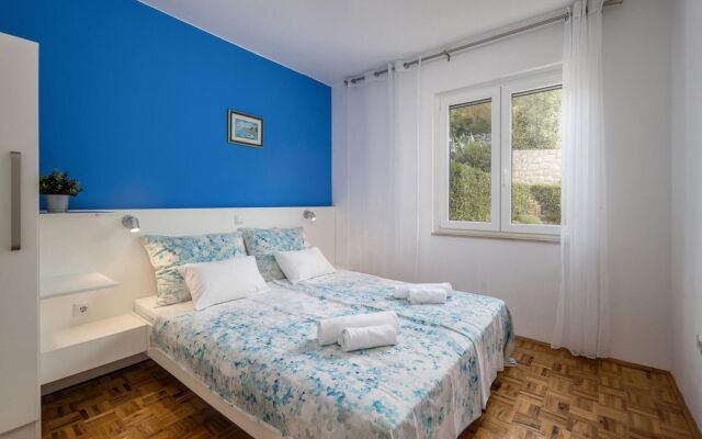 Awesome Home in Dramalj With Wifi and 5 Bedrooms