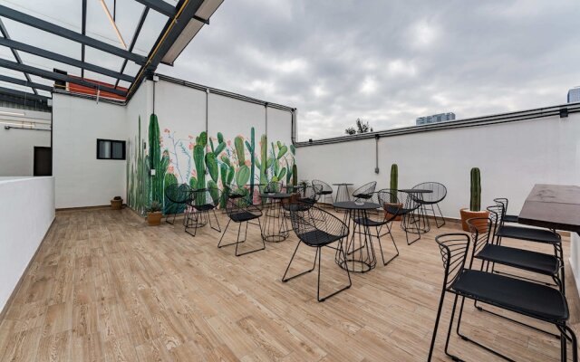 Mariano Escobedo Apartments by VH