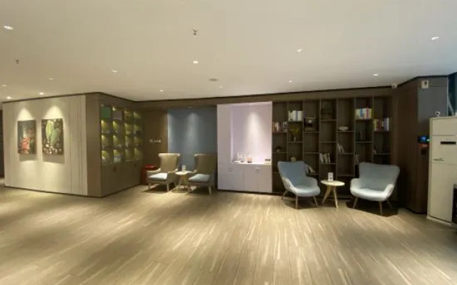 Homeinn Hotel (Qingdao Zhengyang Middle Road Wanda Plaza)