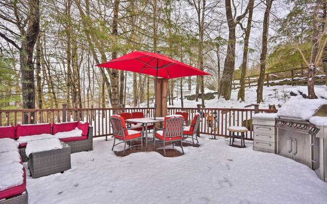 1 Mi to Lake Wallenpaupack: Spacious Poconos Villa