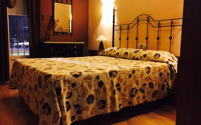 Hostal Alcarayón