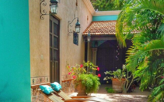 Casa Dos Lirios Boutique B&B