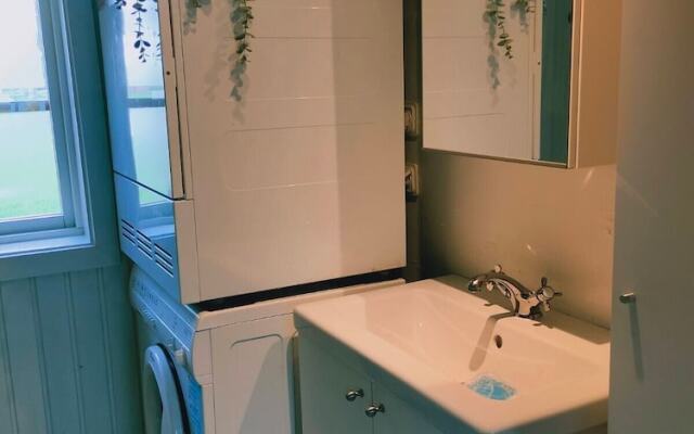 Charming 2-bed House at the Lake Close Gustavsfors