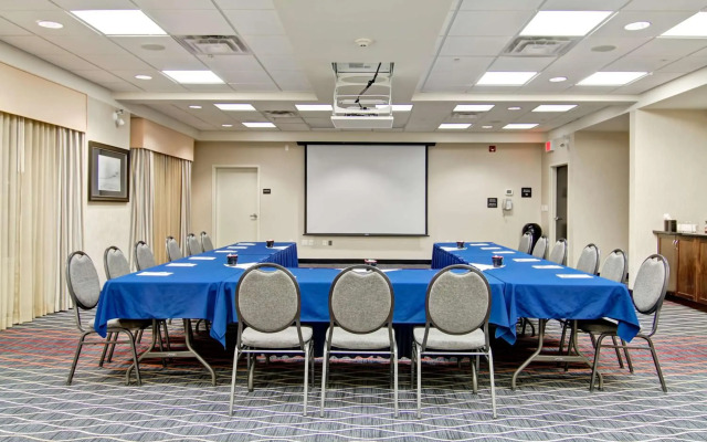 Hampton Inn & Suites by Hilton Red Deer