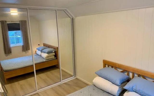 Four-Bedroom Holiday home in Urangsvåg