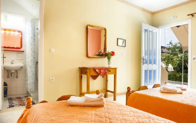Tzivras Villa & Apartments