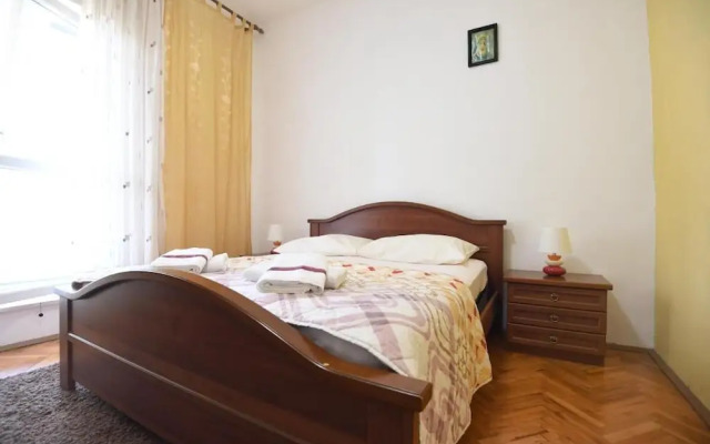 Spacious Ground Floor Apartment Primavera