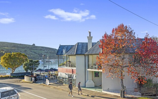 La Voyageur Apartments