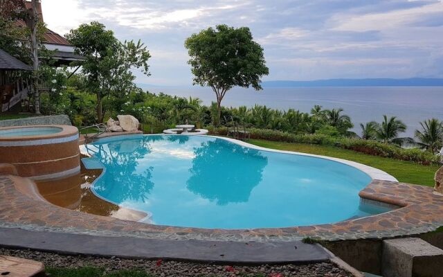 Cangdoki Resort and DIve Camp