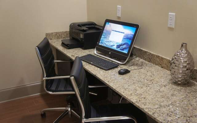 La Quinta Inn & Suites by Wyndham Gonzales LA