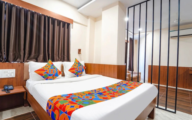 Fabhotel Stayz Inn Us Consulate
